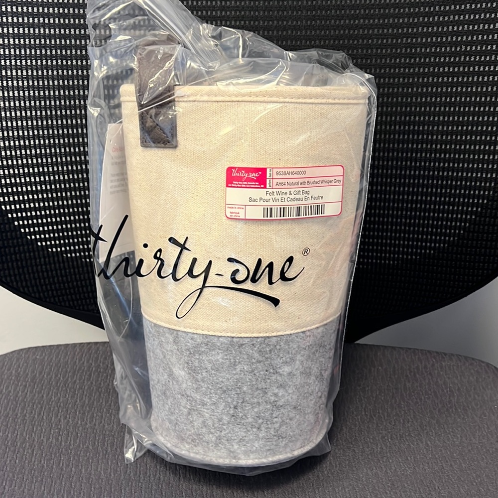 NEW Thirty-One Felt Wine & Gift Bag